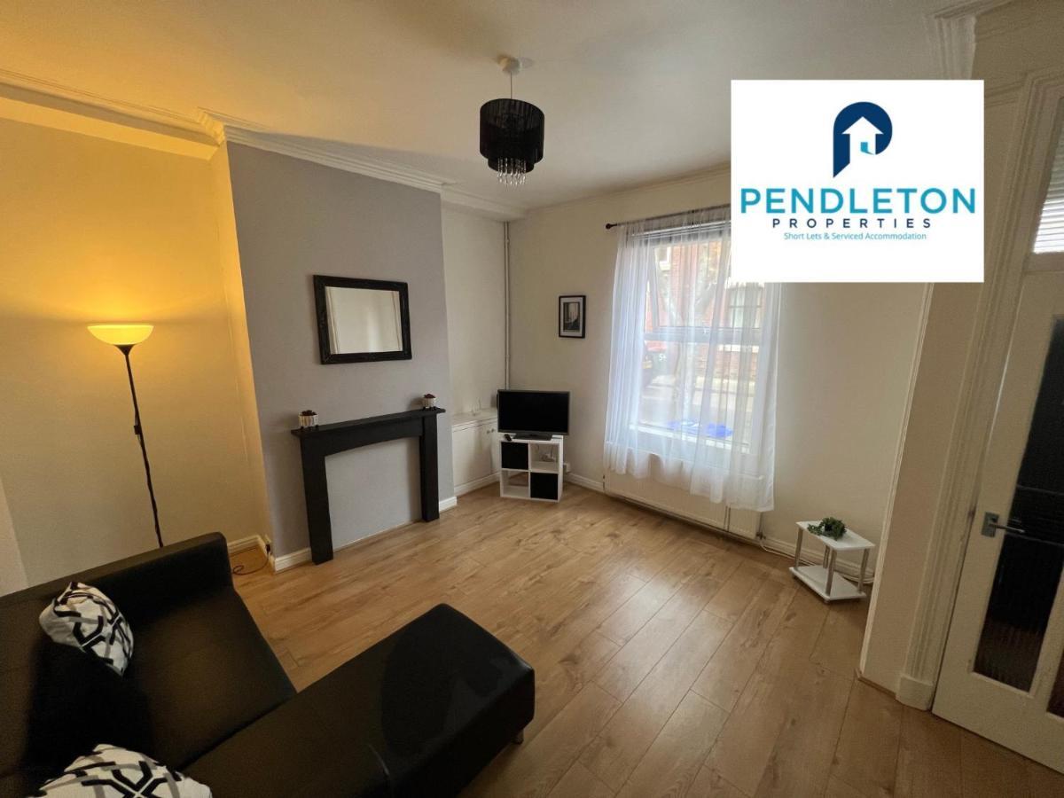 Modern 3 Bed House With Free Parking And Wi-Fi Villa Preston  Exterior photo
